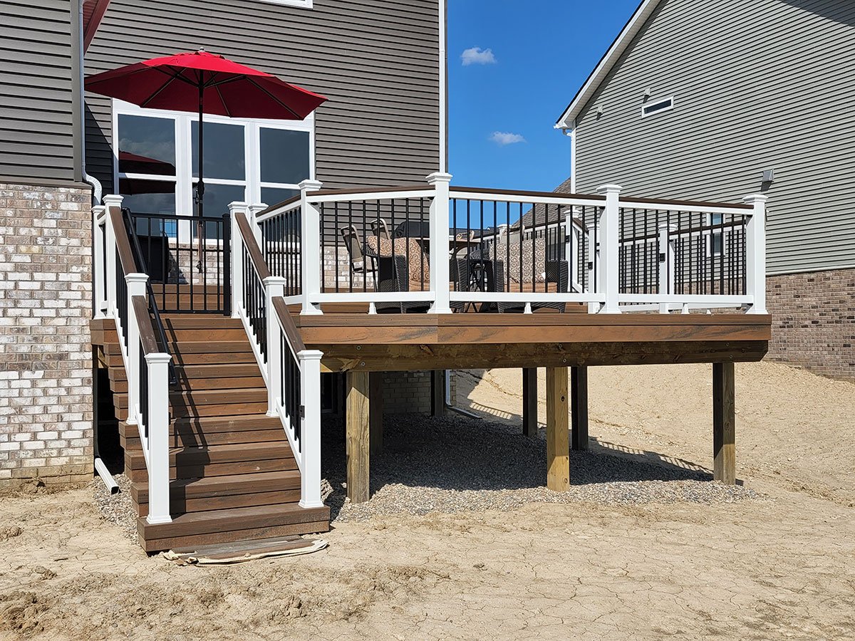  Trex Enhance Naturals Toasted Sand Decking And Fascia With Trex Select White Rail    Round Black Aluminum Balusters Pittsfield Twp Mi 