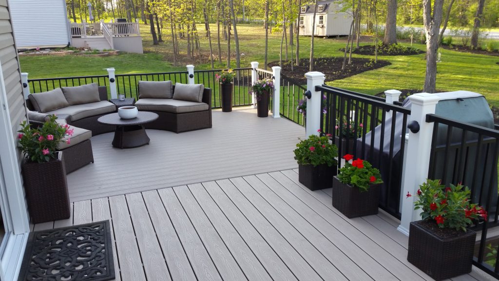 Custom Deck Builders in Illinois - Miles Bradley